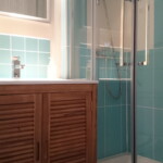 Room 3, bathroom
